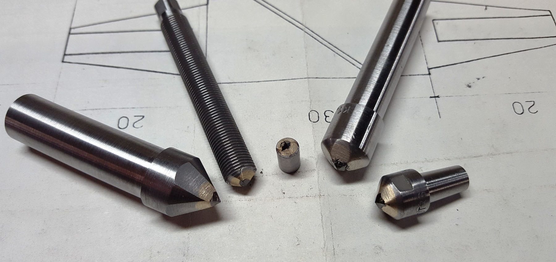 natural-diamond-single-pyramid-tip-dressers